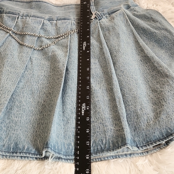 NEW Hot Topic Goth Cosmic Aura Pleated Denim Grunge Skirt with Chain Size 2x - Picture 6 of 9